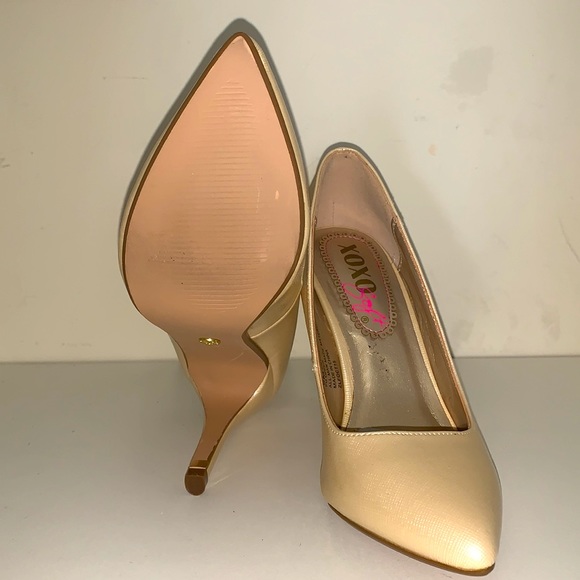 Heels - Picture 2 of 3